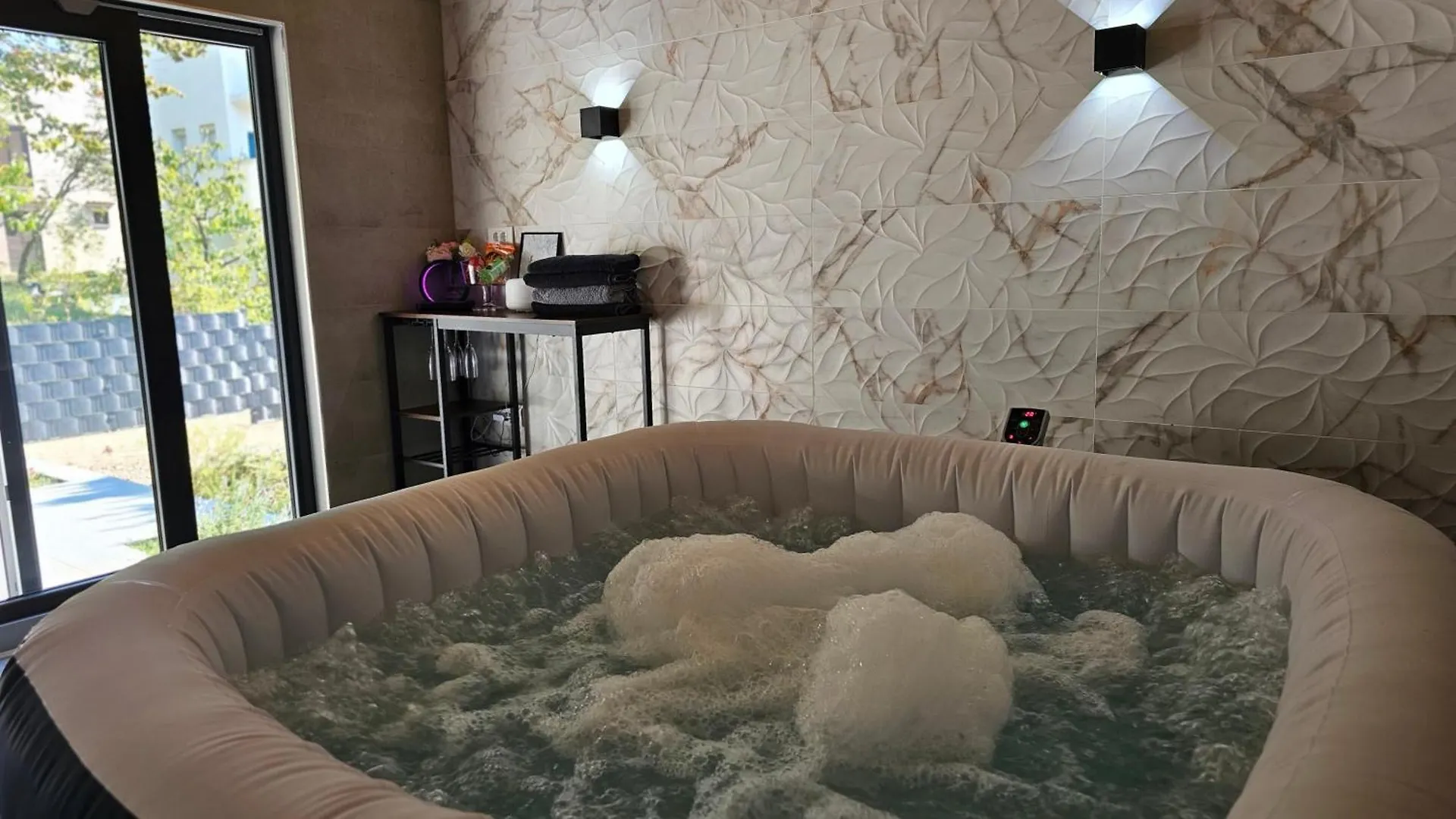 Apartment Meraki Kostrena - Hot Tub Hırvatistan