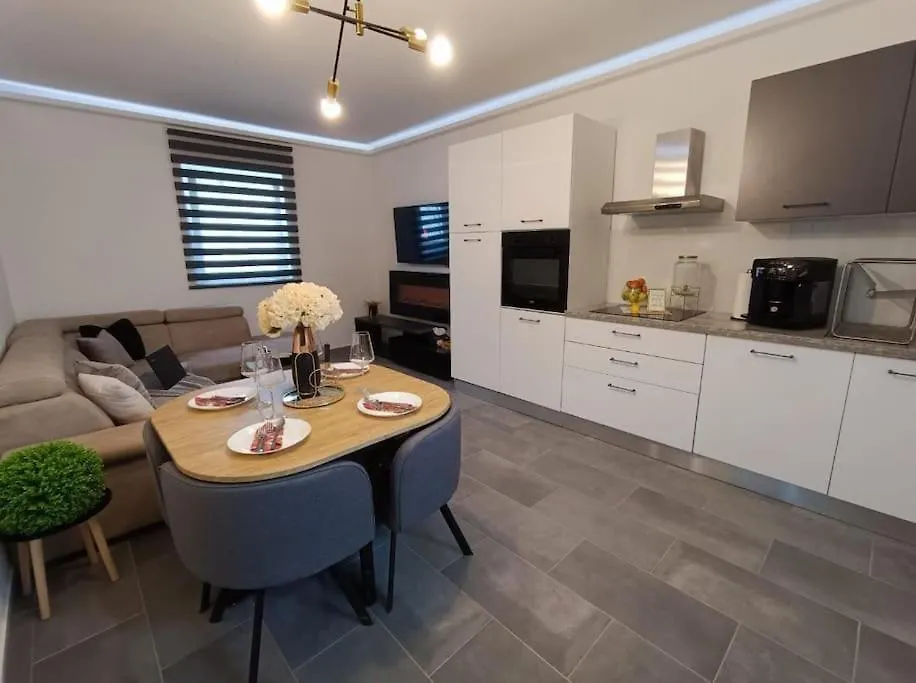 Apartment Meraki Kostrena - Hot Tub