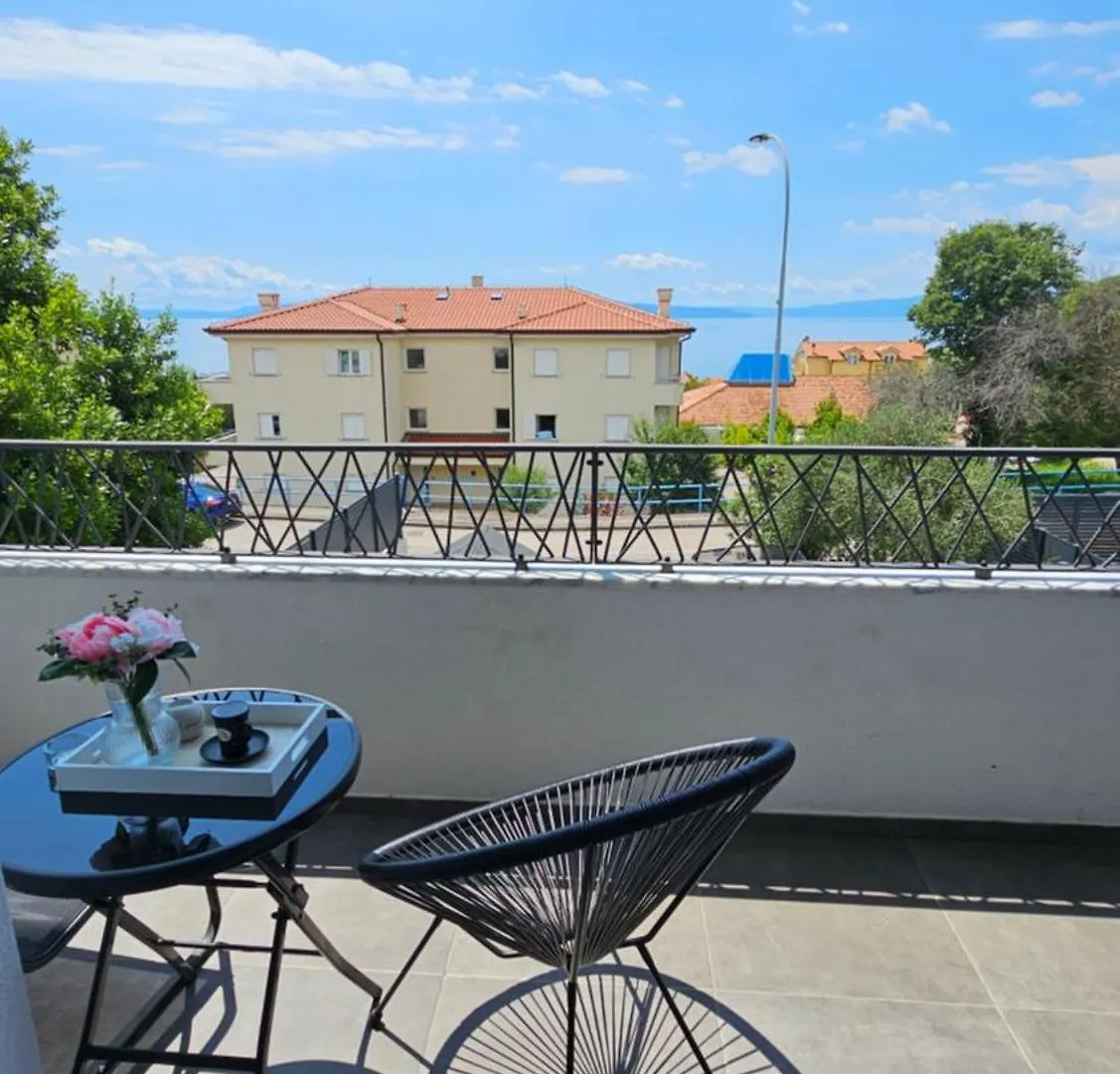 Apartment Meraki Kostrena - Hot Tub